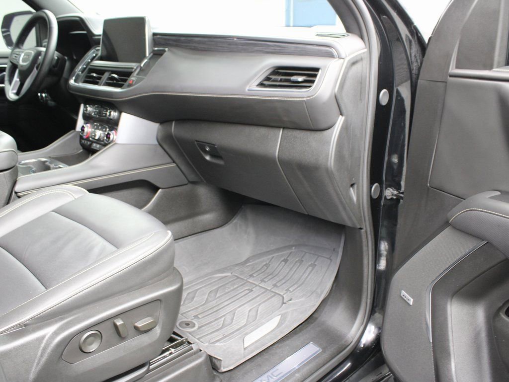 Used 2024 GMC Yukon XL SLT w/ SLT Luxury Package image 33