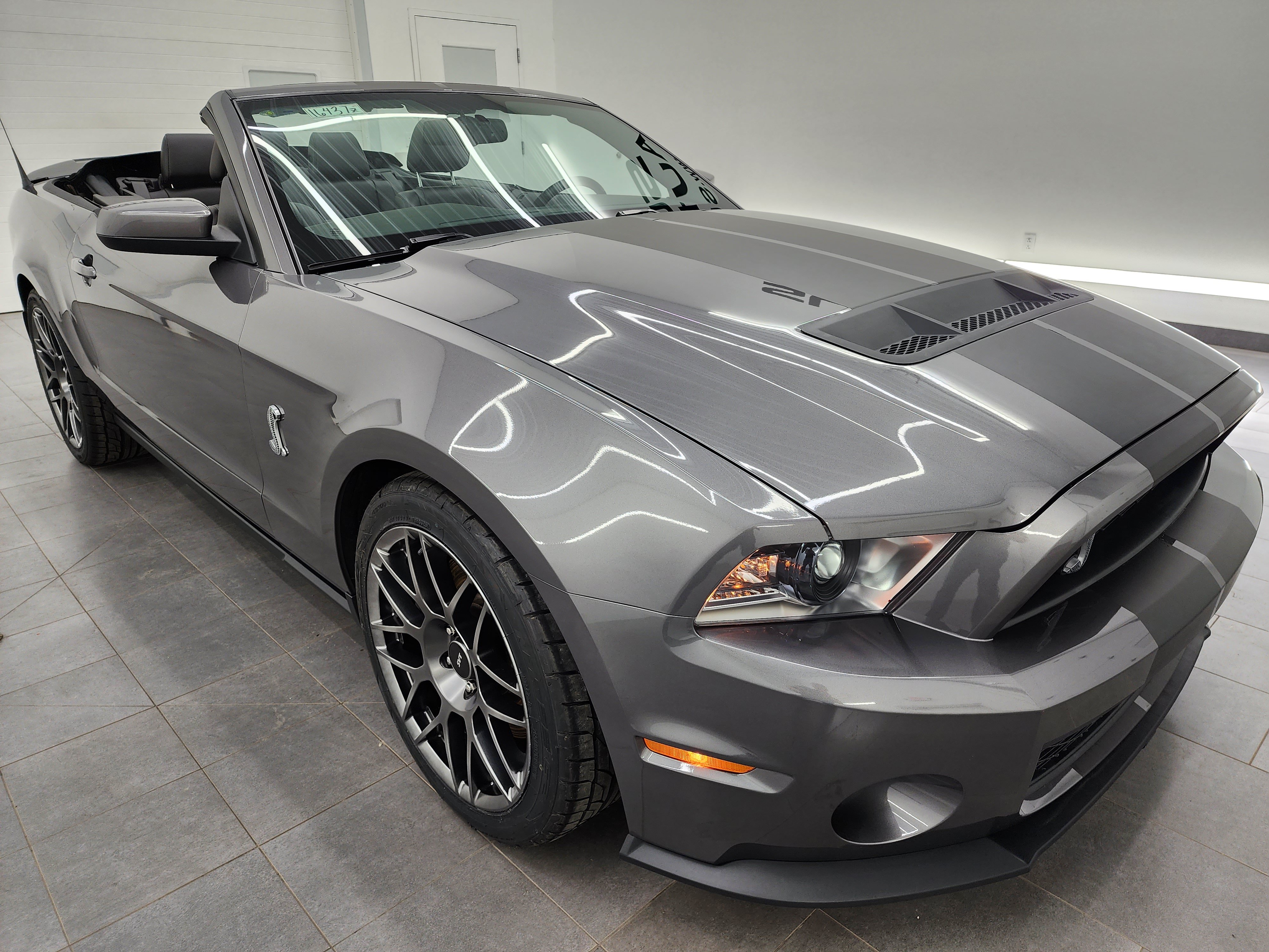 Used 2011 Ford Mustang Shelby GT500 w/ SVT Performance Pkg RWD image 2