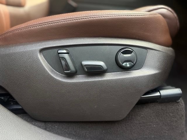 Used 2013 Volkswagen Touareg TDI AWD/4WD image 19