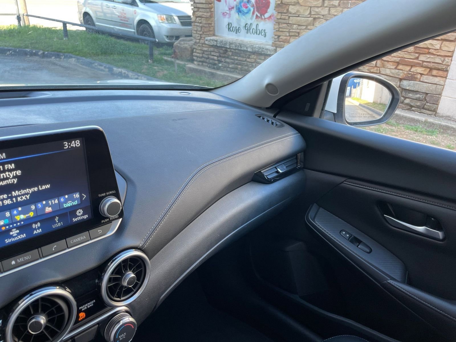 Used 2025 Nissan Sentra SV image 33