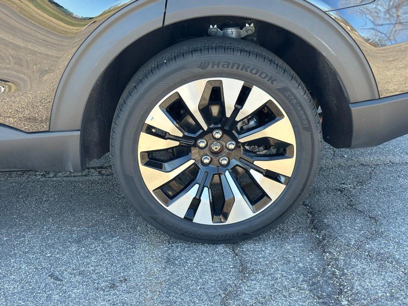 Used 2025 Ford Explorer Platinum w/ LUX Leather Package image 9