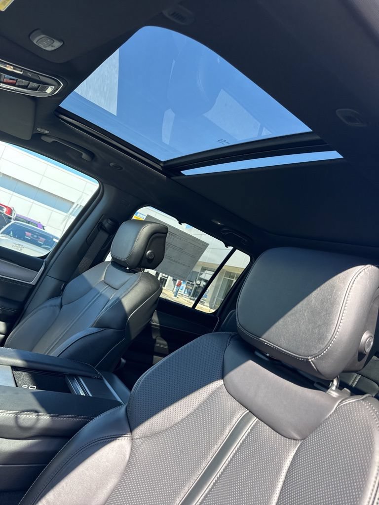 New 2026 Jeep Grand Wagoneer Limited AWD/4WD image 12