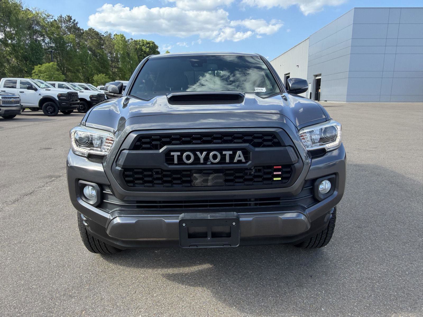 Used 2021 Toyota Tacoma TRD Sport AWD/4WD image 2