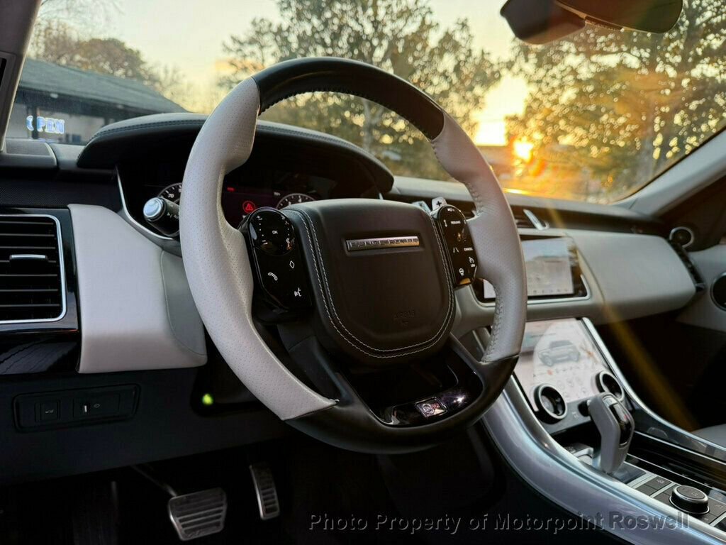 Used 2020 Land Rover Range Rover Sport SVR image 16