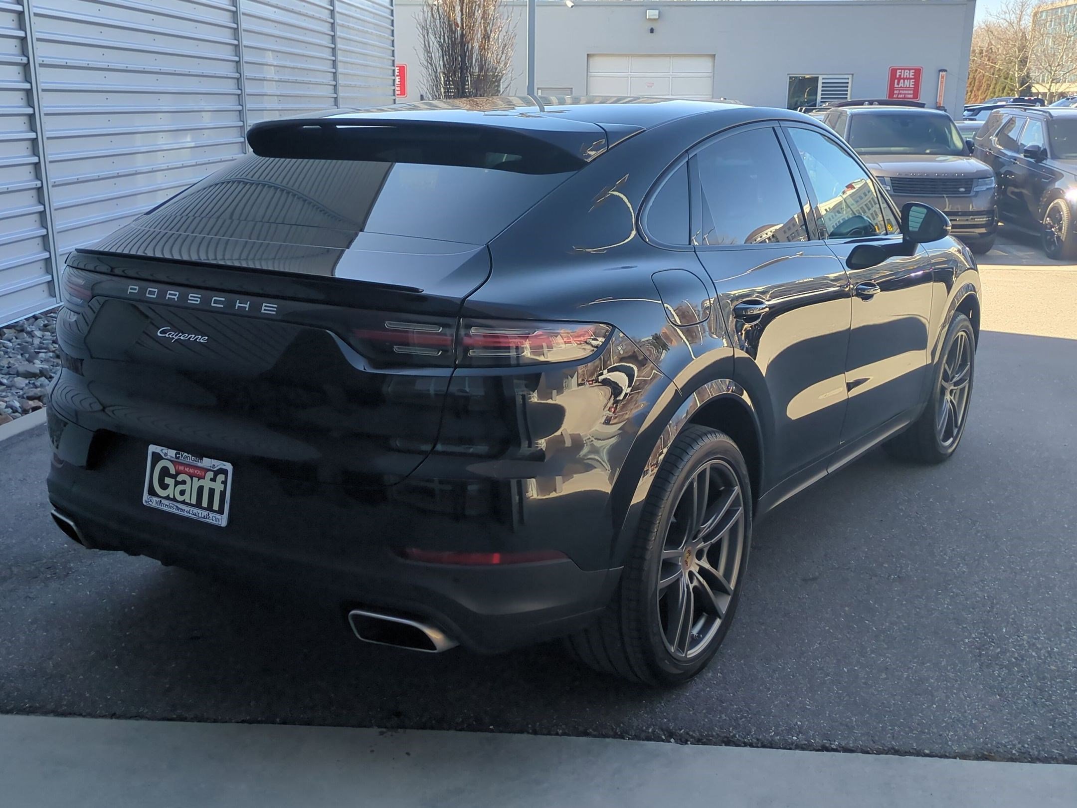 Used 2021 Porsche Cayenne Coupe image 3