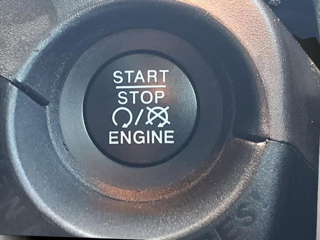 Used 2018 Jeep Renegade Limited w/ UConnect 8.4 Nav Group image 15