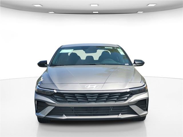 New 2025 Hyundai Elantra SEL image 2