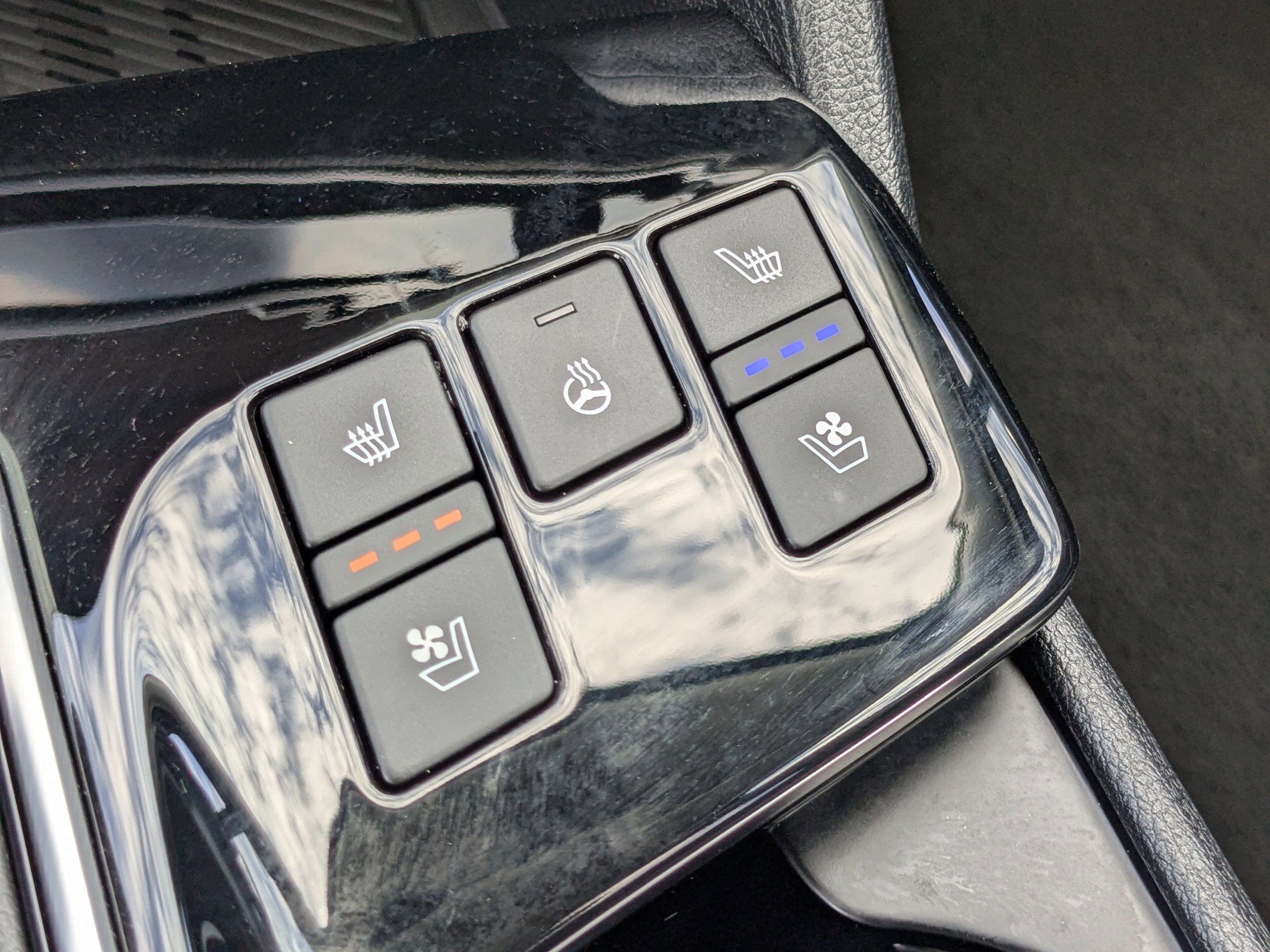 Certified 2025 Kia Sportage SX image 30