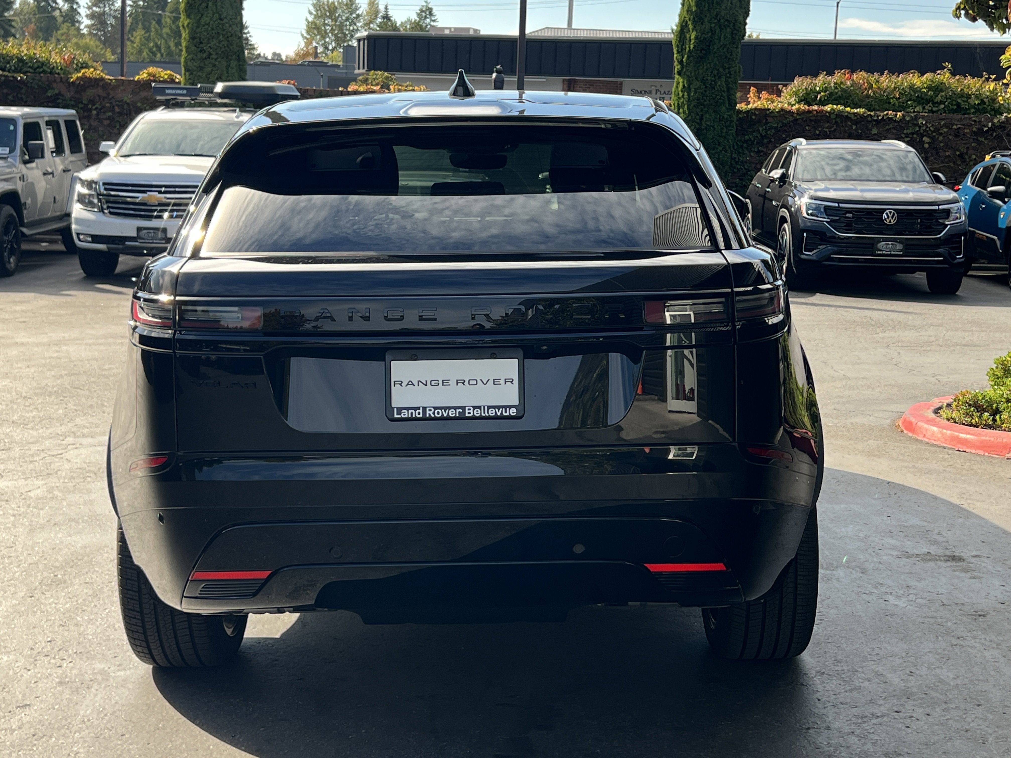 New 2025 Land Rover Range Rover Velar Dynamic SE image 29