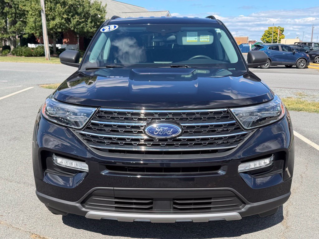 Used 2023 Ford Explorer XLT w/ Equipment Group 202A AWD/4WD image 10
