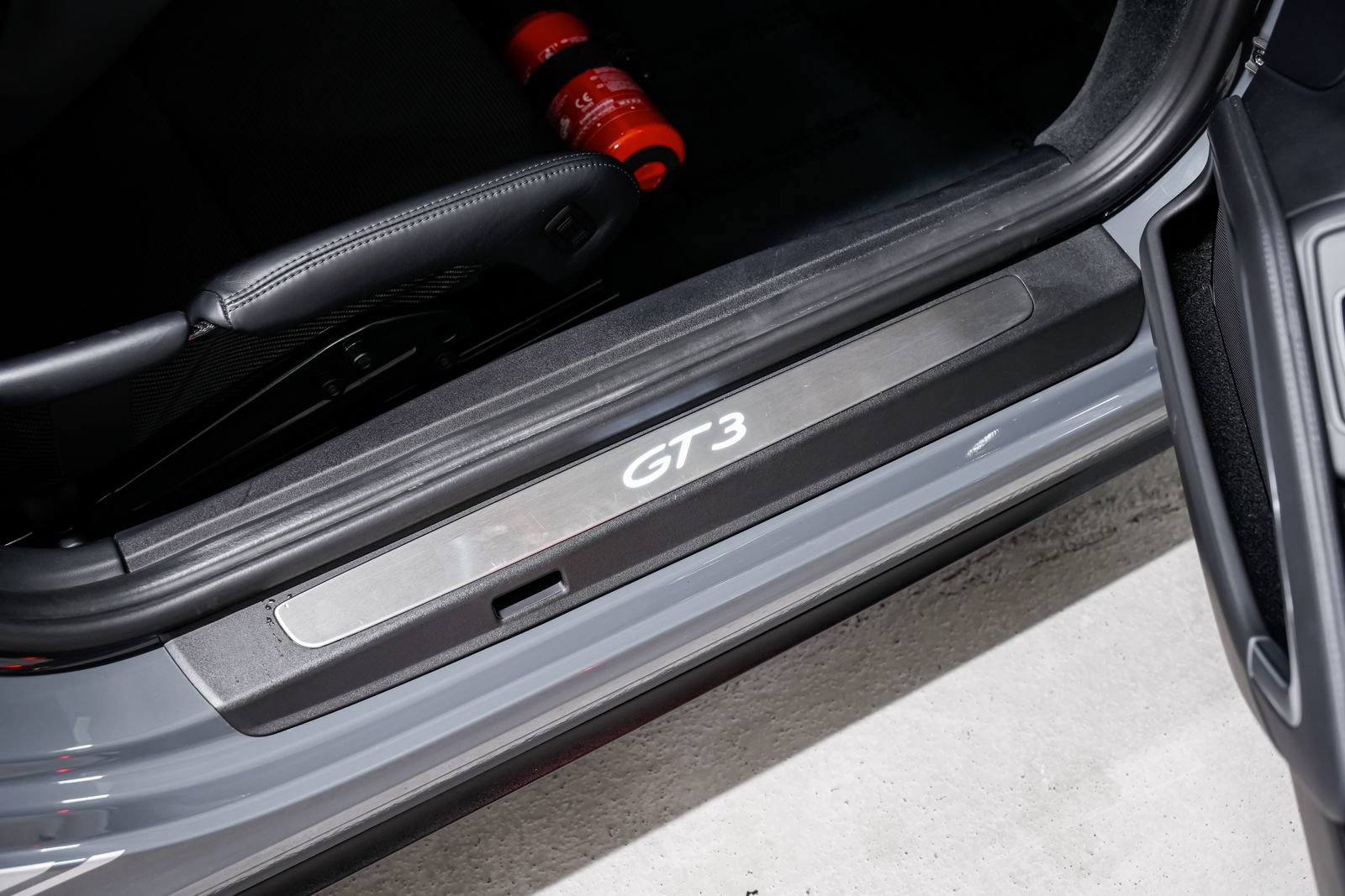 Used 2018 Porsche 911 GT3 RWD image 25