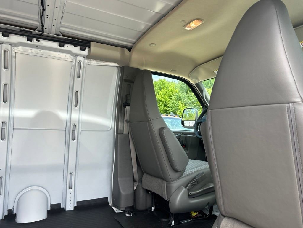New 2026 GMC Savana 2500 w/ Driver Convenience Package RWD image 18
