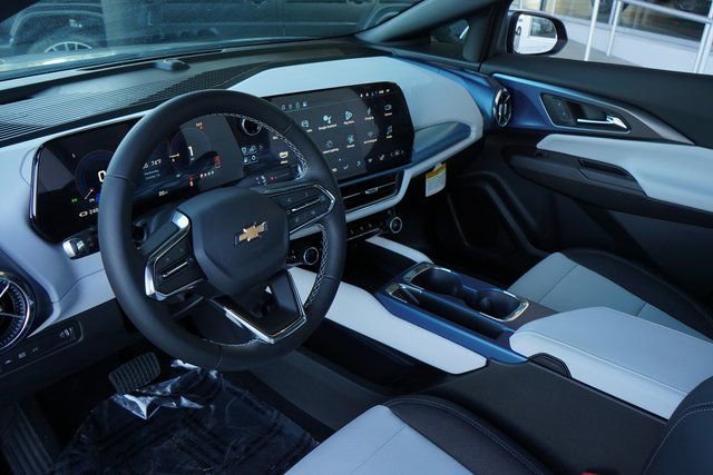 New 2025 Chevrolet Equinox EV LT FWD image 2