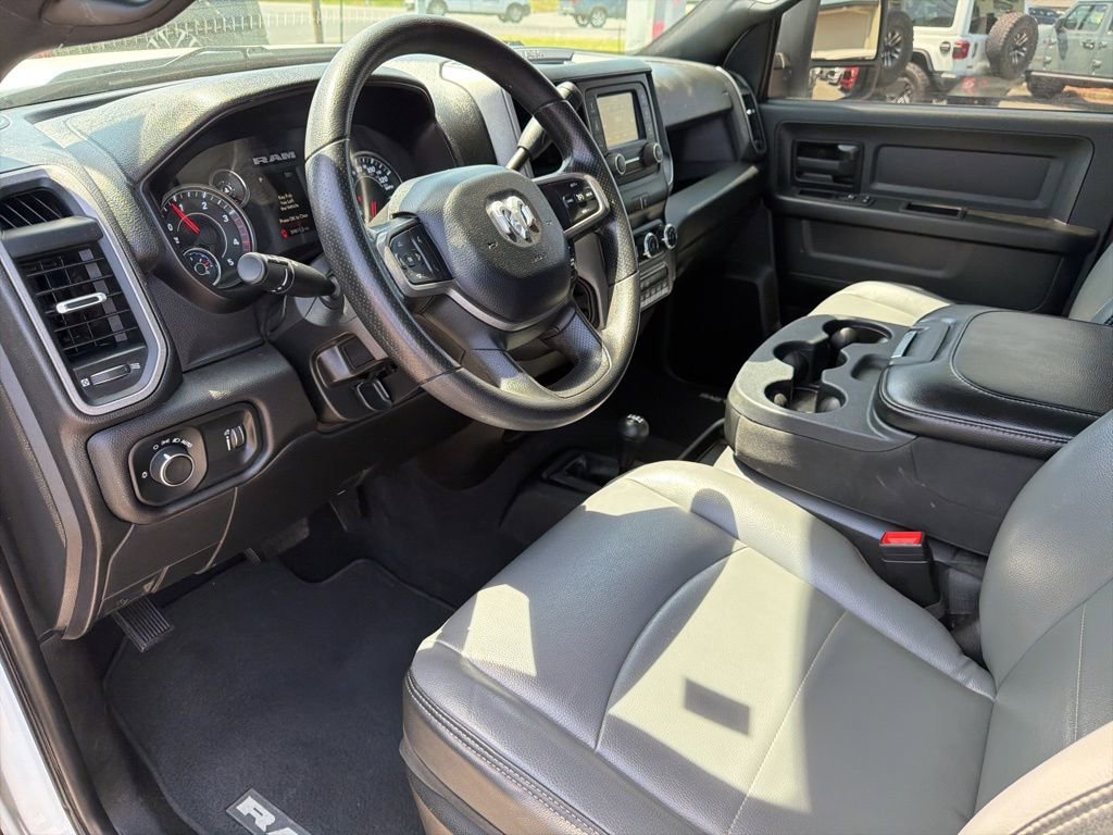 Used 2024 RAM 3500 Tradesman w/ Chrome Appearance Group AWD/4WD image 31