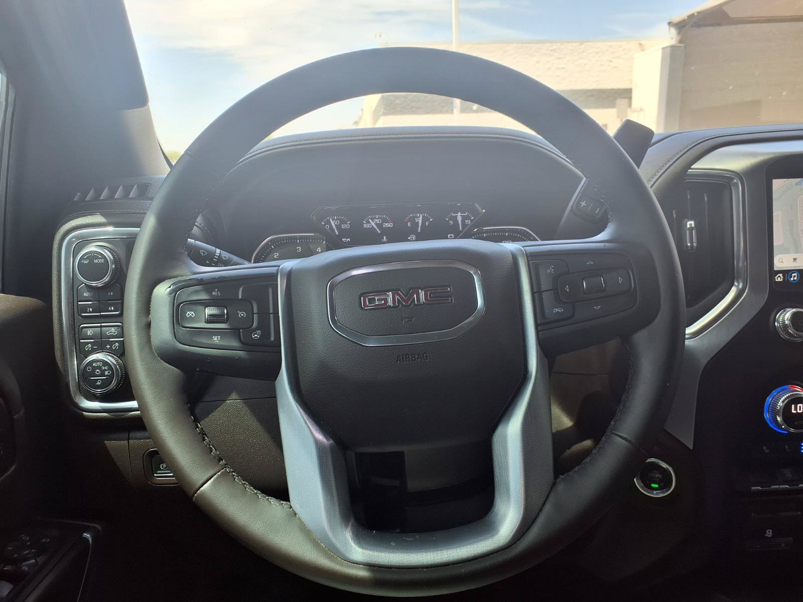 Used 2023 GMC Sierra 2500 SLT w/ SLT Convenience Package AWD/4WD image 18