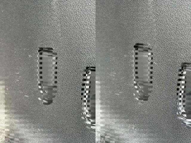 Used 2025 Chevrolet Traverse LT image 9