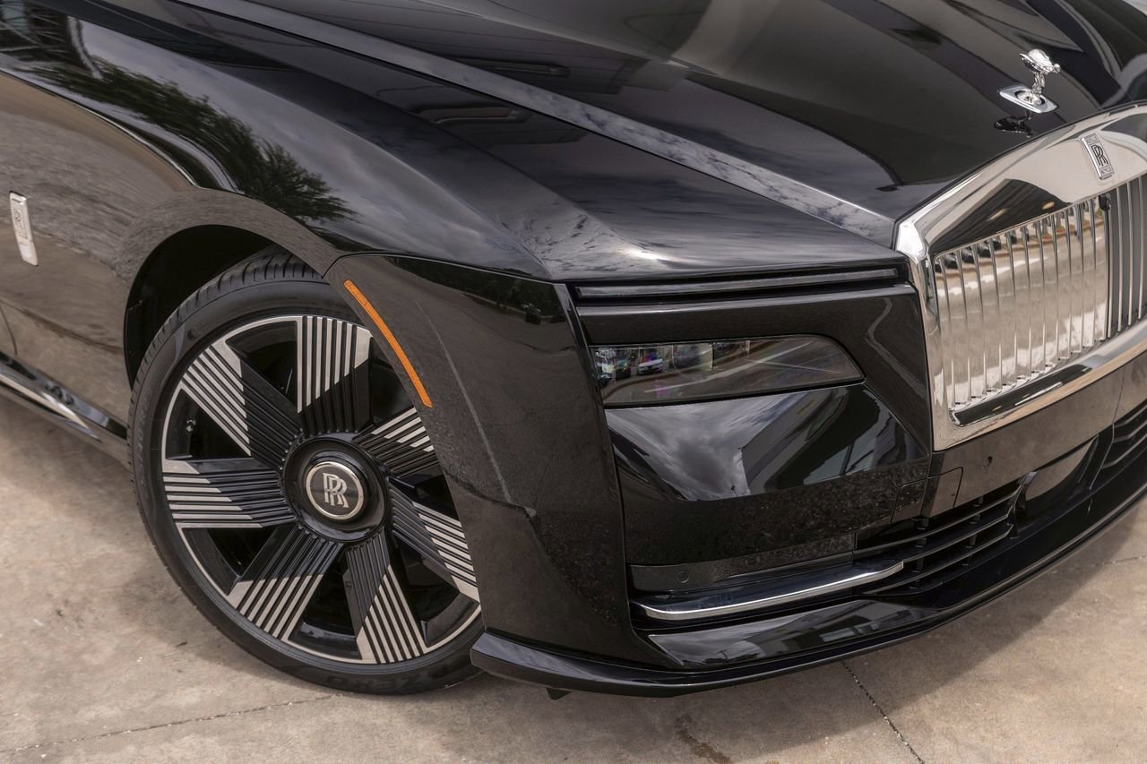 New 2026 Rolls-Royce Spectre image 5