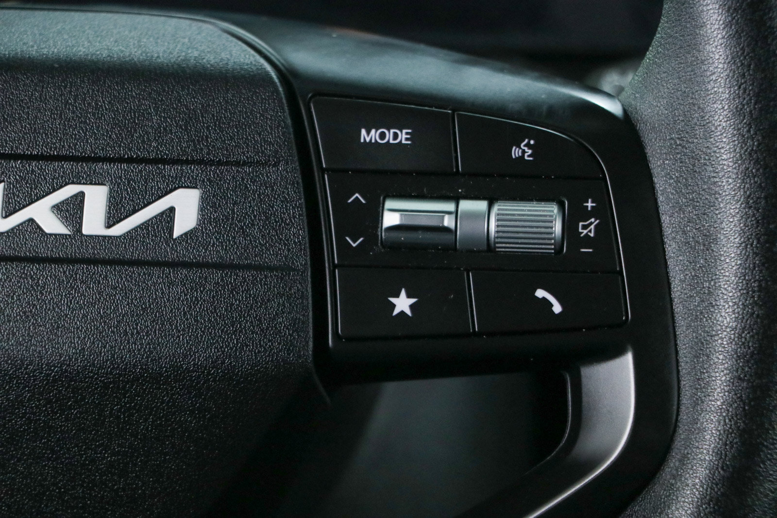 Used 2025 Kia K4 FWD image 14