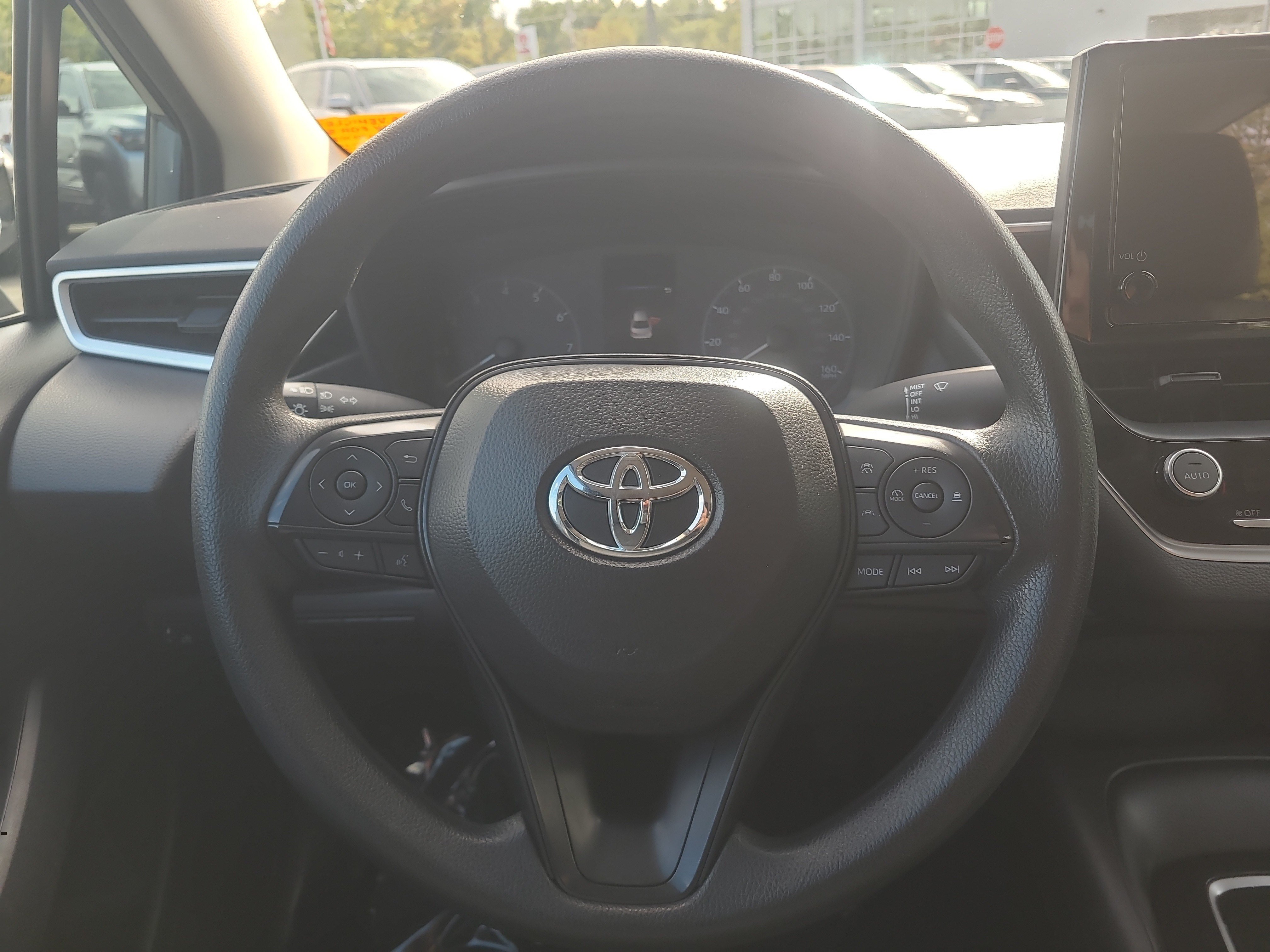 Certified 2025 Toyota Corolla LE FWD image 21