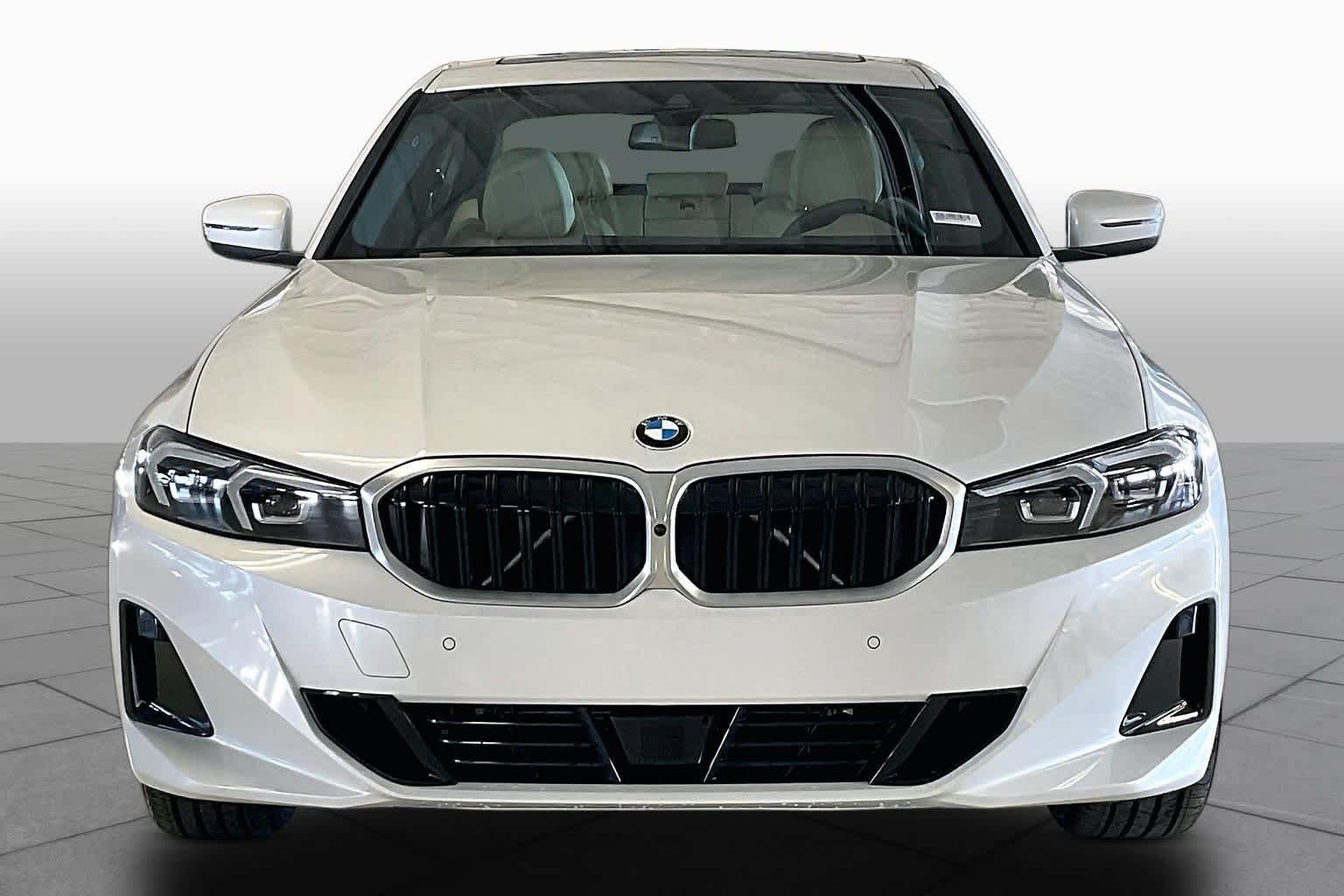 Used 2026 BMW 330i Sedan w/ Premium Package RWD image 3