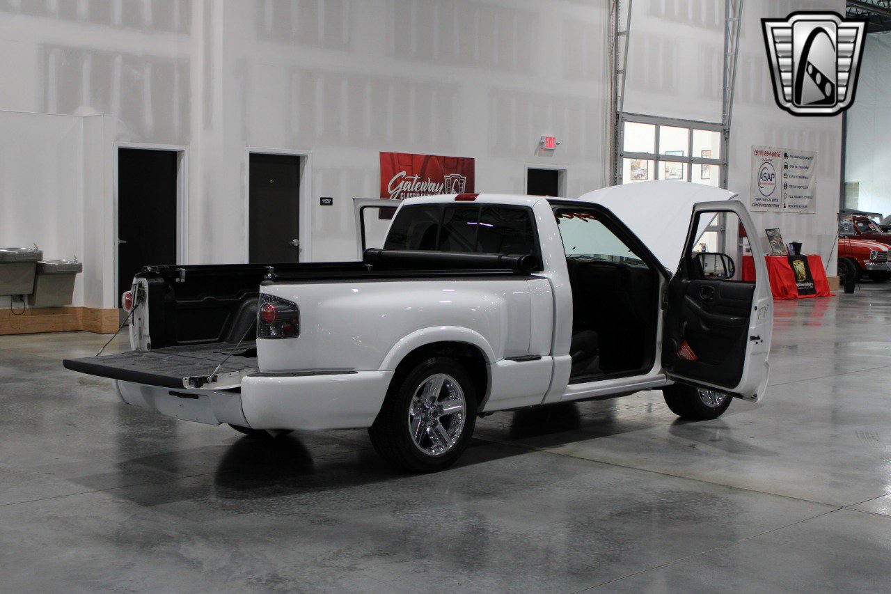 Used 2003 GMC Sonoma SLS w/ SLS Preferred Equipment Group image 19