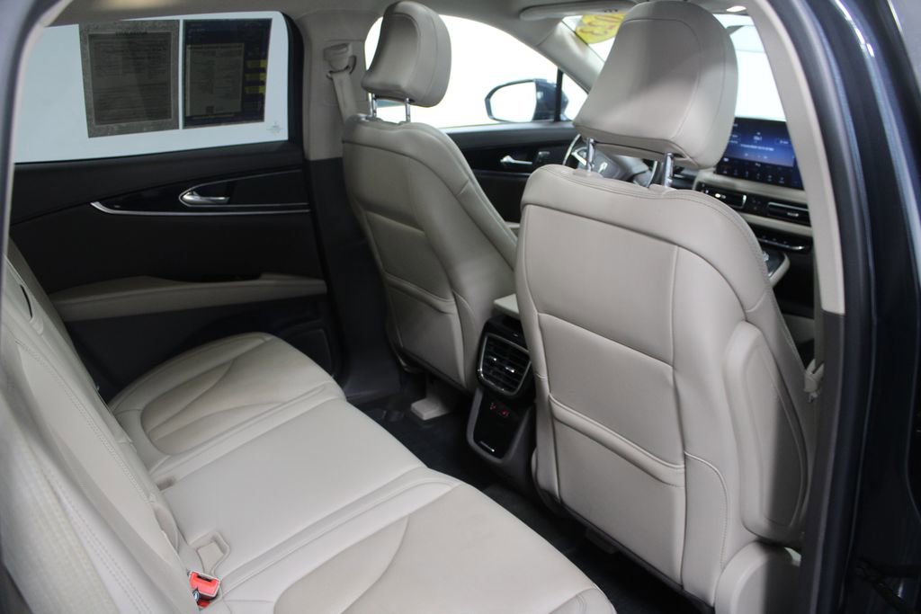 Used 2023 Lincoln Nautilus Reserve image 34