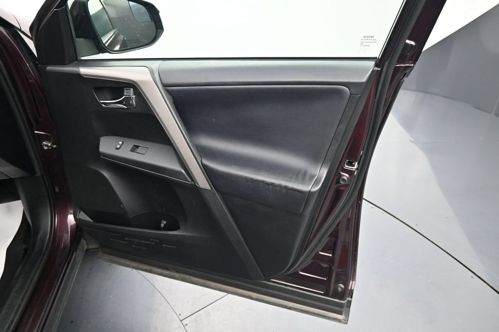 Used 2016 Toyota RAV4 XLE FWD image 12