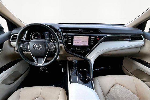 Used 2018 Toyota Camry LE image 7