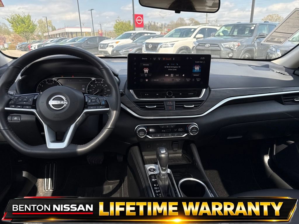 Used 2025 Nissan Altima 2.5 SL AWD/4WD image 14