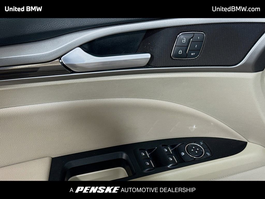 Used 2018 Ford Fusion SE w/ Equipment Group 602A image 3