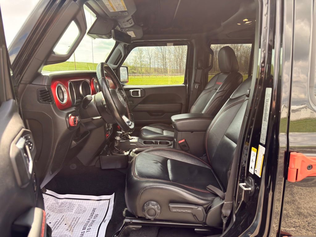 Used 2020 Jeep Gladiator Rubicon w/ Advanced Safety Group image 2