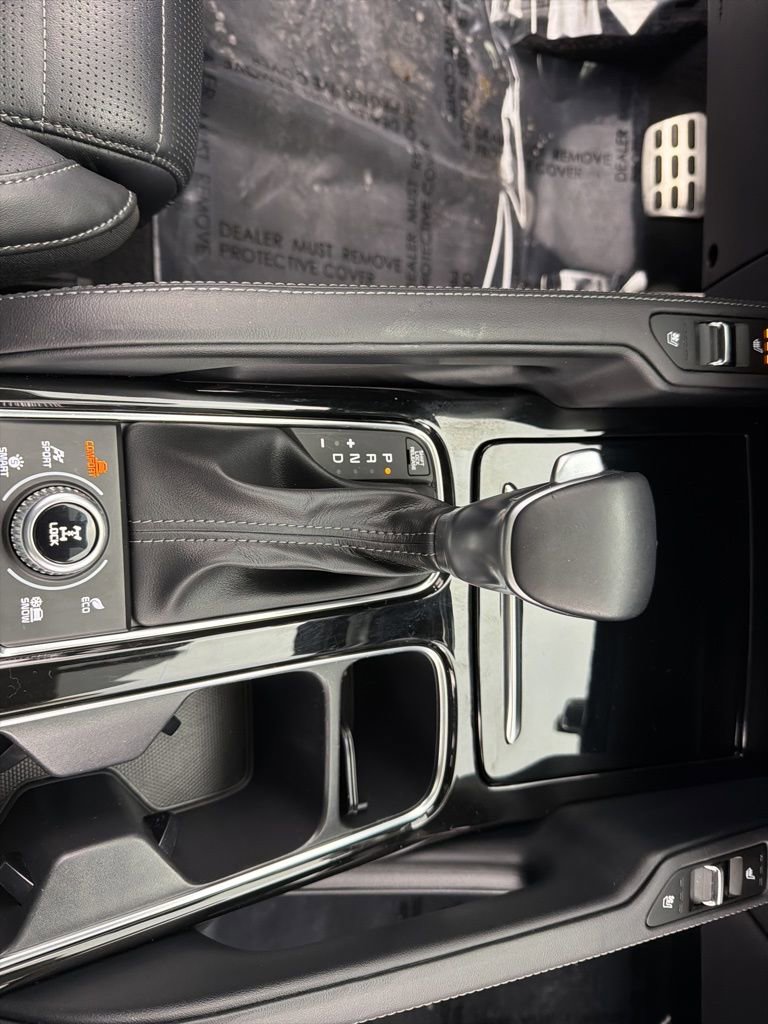 Used 2021 Kia Telluride SX w/ SX Prestige Package image 16