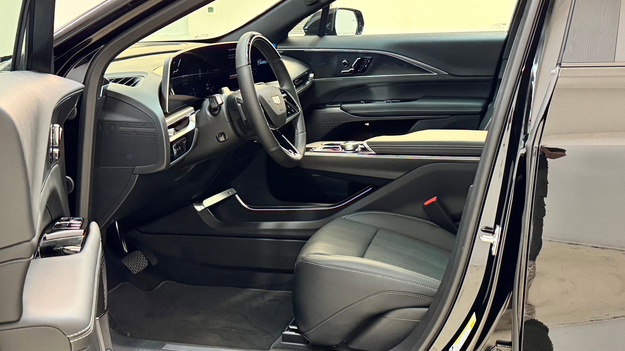New 2026 Cadillac Lyriq Sport image 32