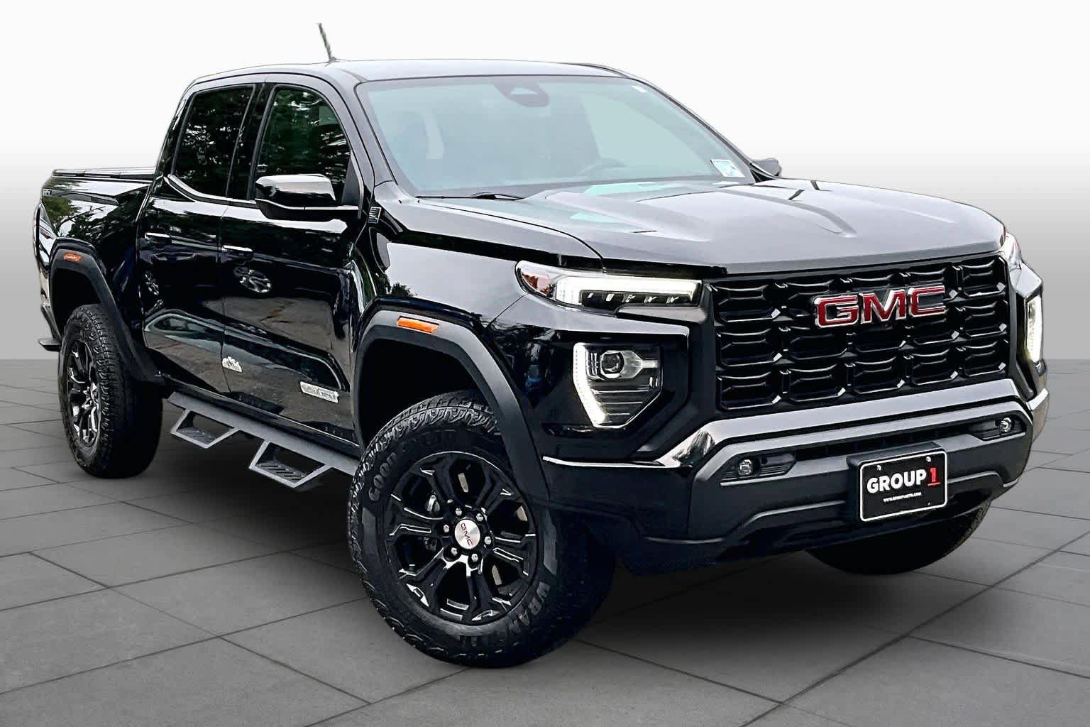 Used 2024 GMC Canyon Elevation w/ Elevation Premium Package AWD/4WD image 3