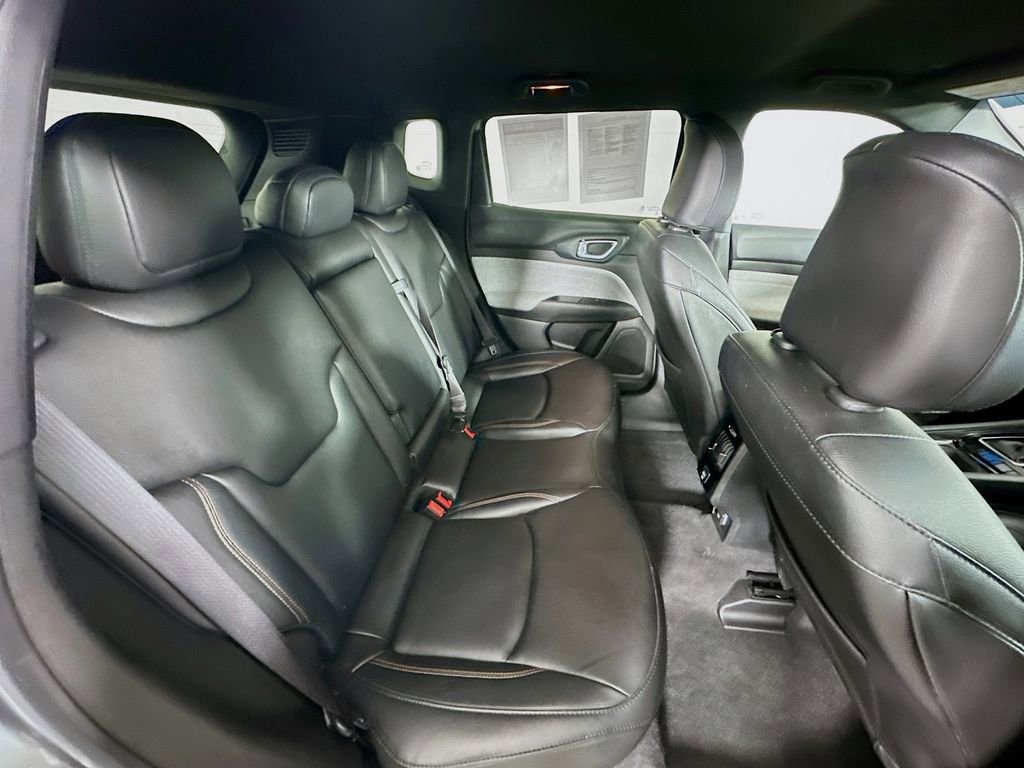 Certified 2024 Jeep Compass Latitude image 36