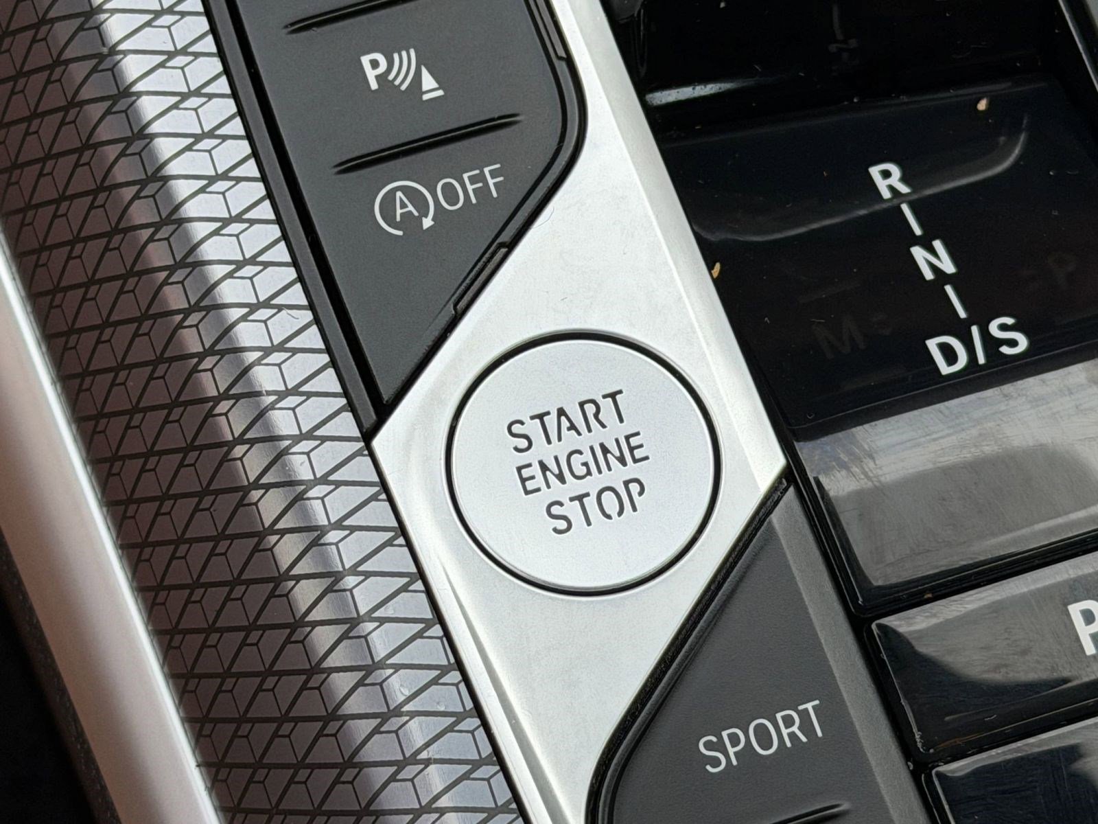 Certified 2025 BMW M440i image 18