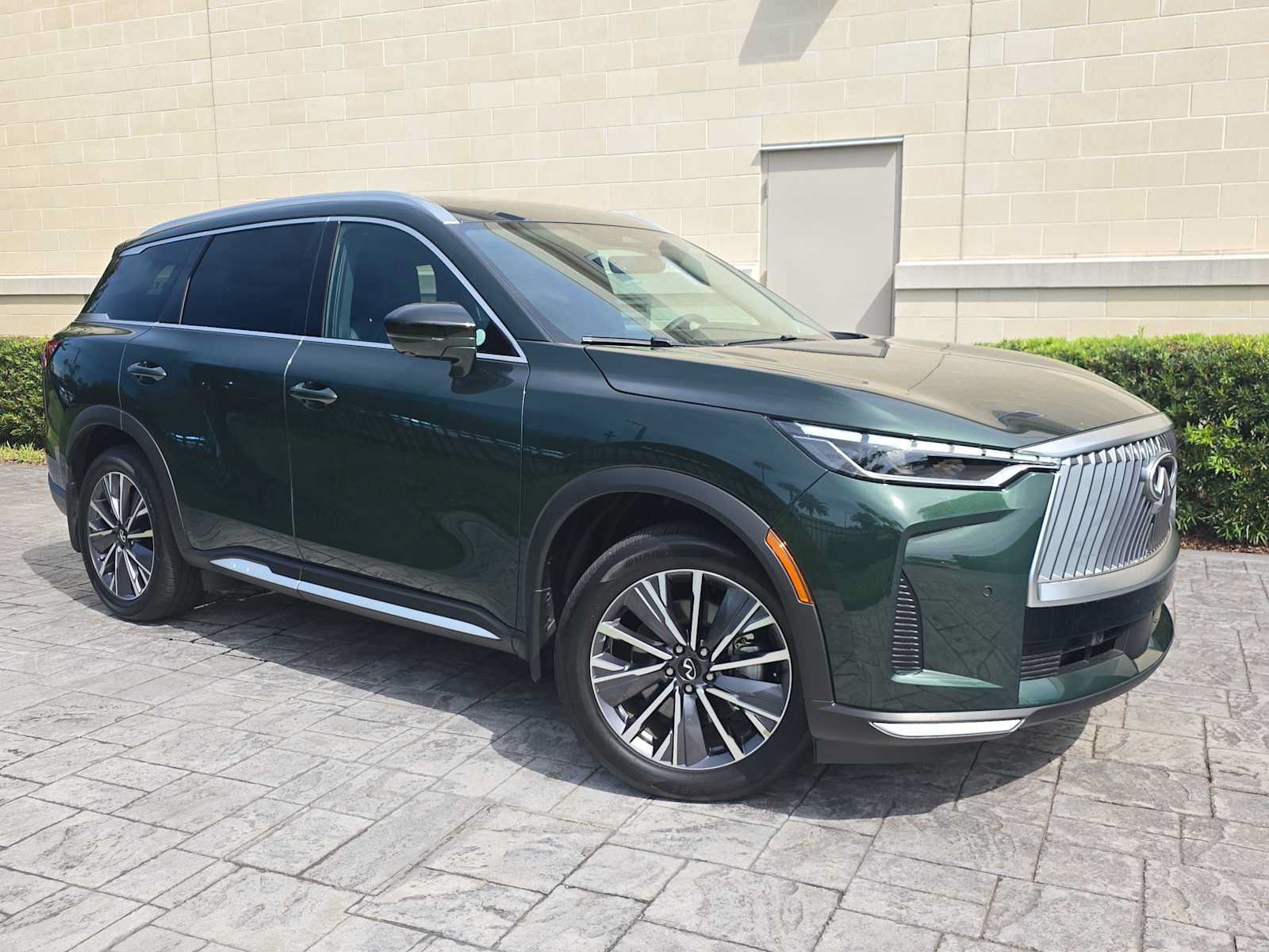 Certified 2026 INFINITI QX60 Luxe w/ Cargo Package FWD image 31