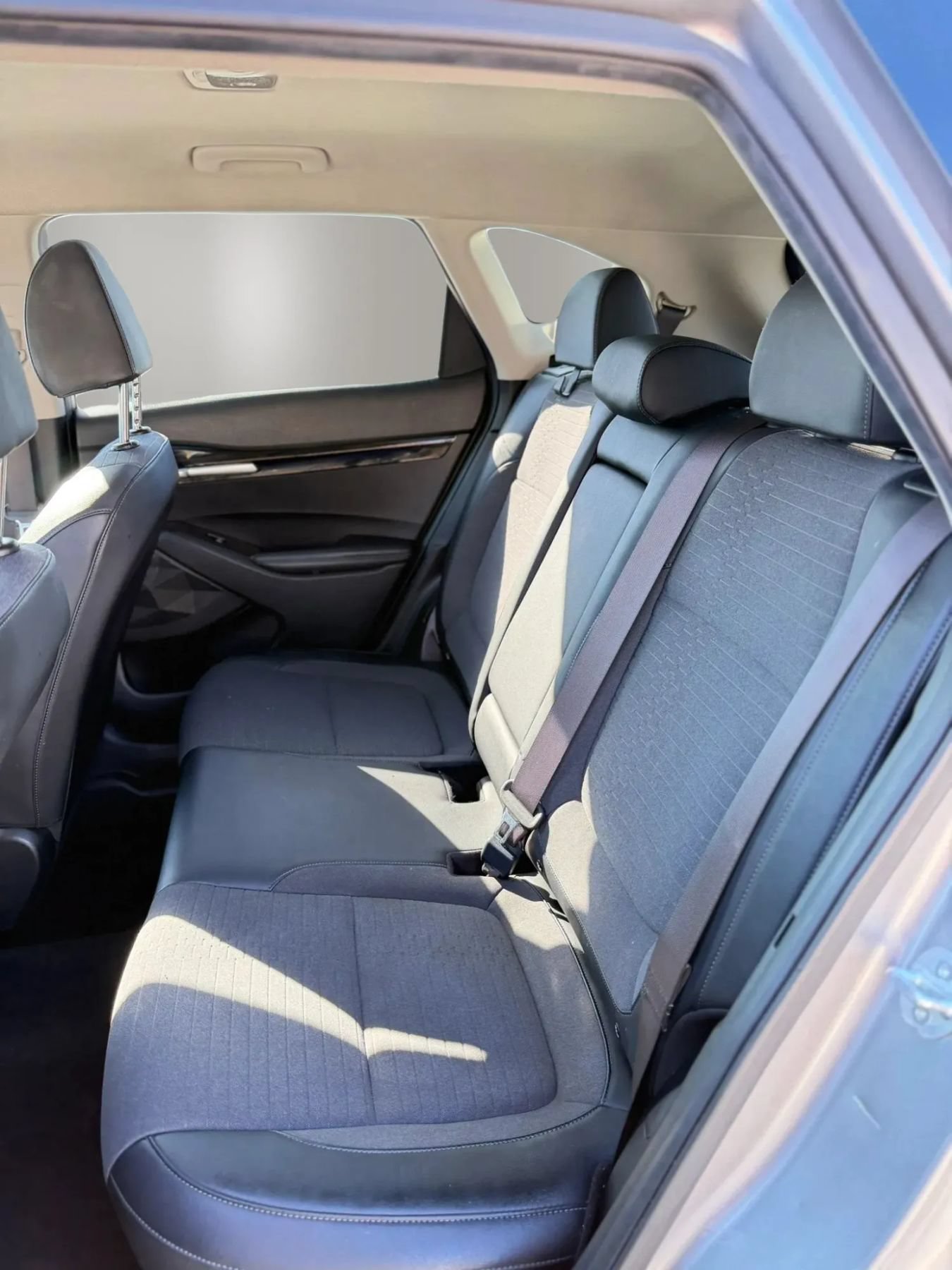 Used 2023 Kia Seltos S w/ Navigation Package AWD/4WD image 19