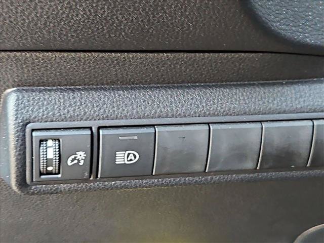 Used 2025 Toyota Corolla SE FWD image 11