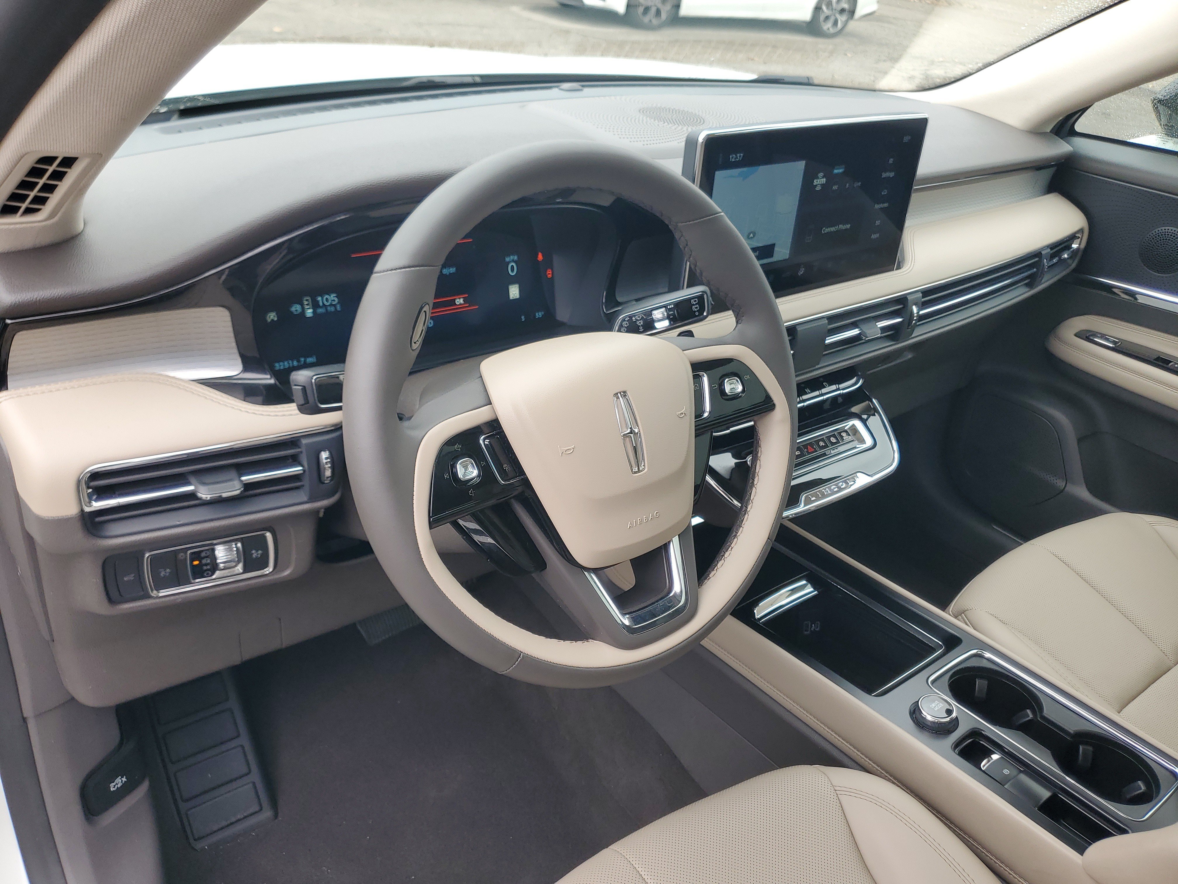 Certified 2024 Lincoln Corsair AWD w/ Equipment Group 101A image 13