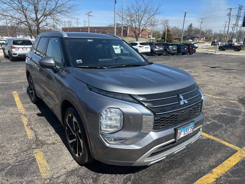 Used 2022 Mitsubishi Outlander SEL image 3