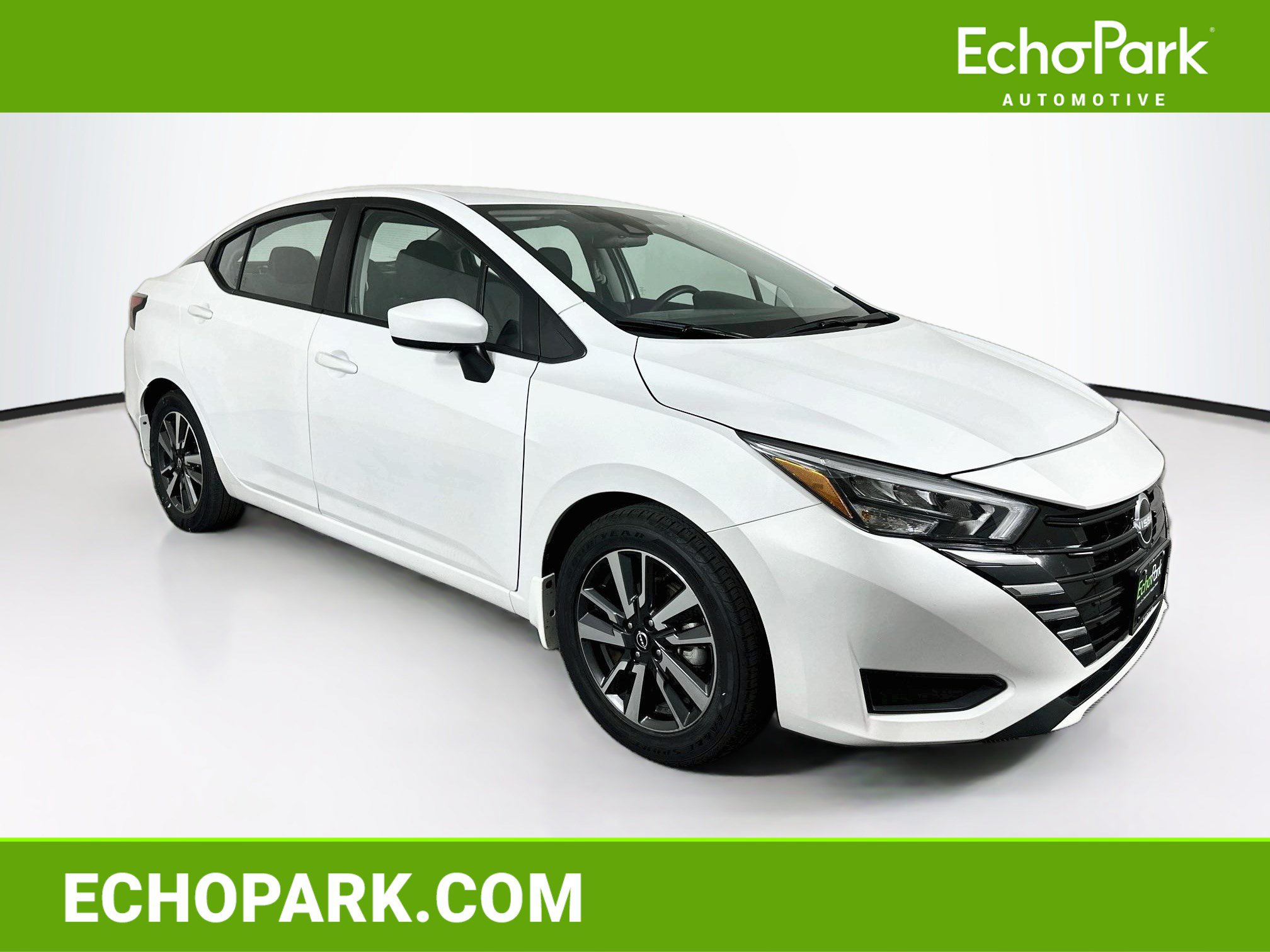 Used 2025 Nissan Versa SV w/ Trunk Package FWD image 1