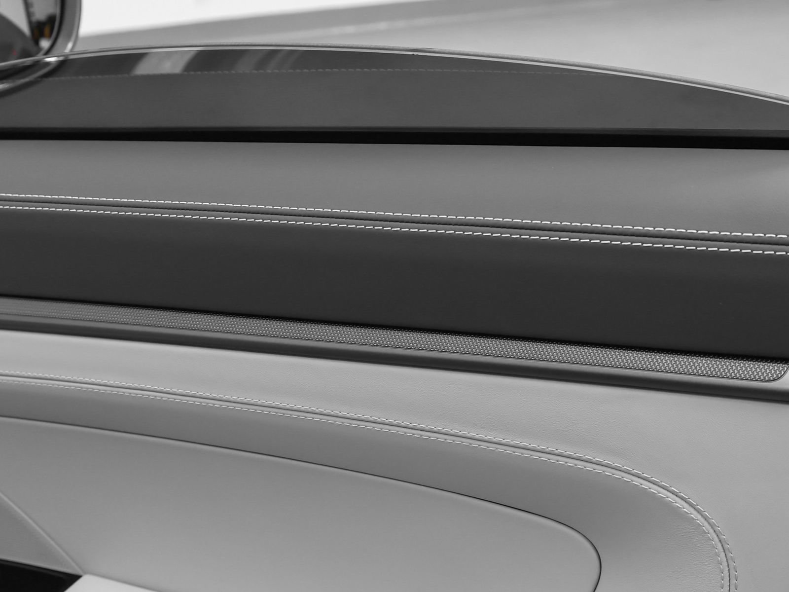 Certified 2025 Porsche 911 Carrera RWD image 32