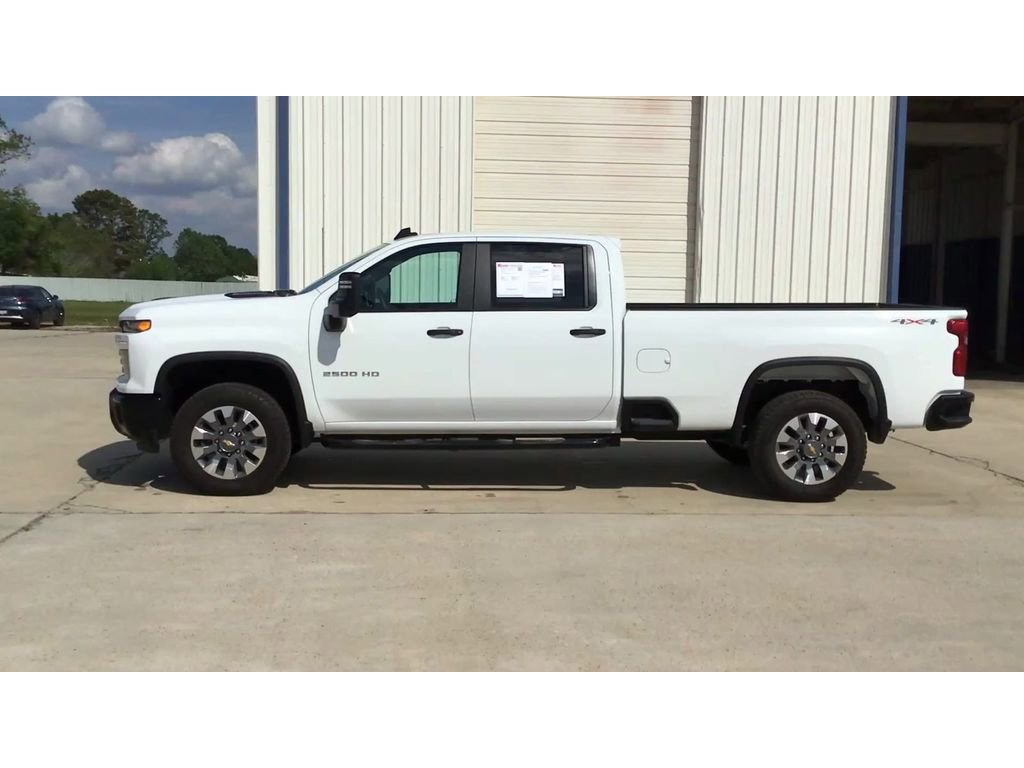 Used 2025 Chevrolet Silverado 2500 Custom w/ Custom Value Package AWD/4WD image 5