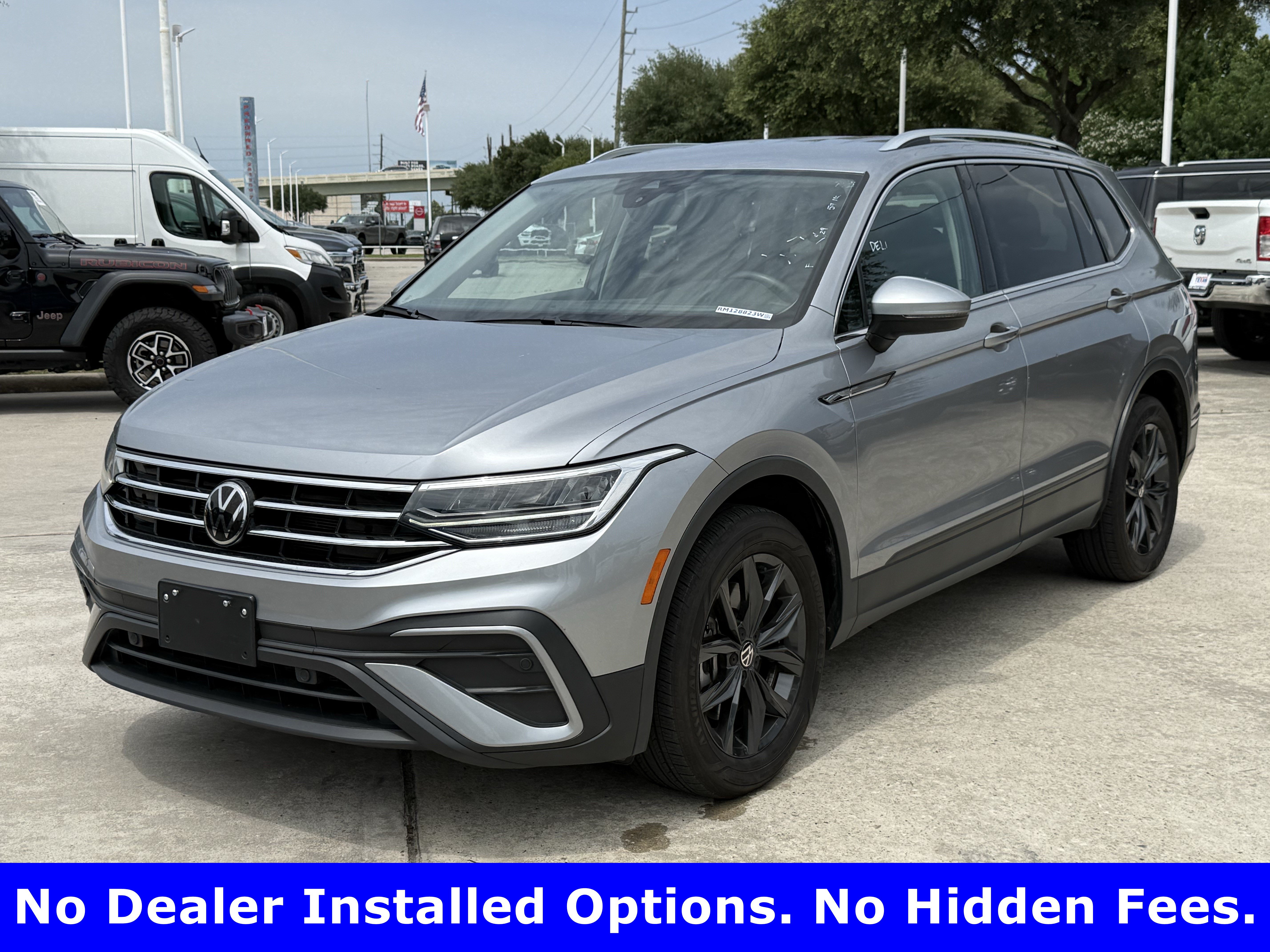 Used 2024 Volkswagen Tiguan Wolfsburg Edition AWD/4WD image 9