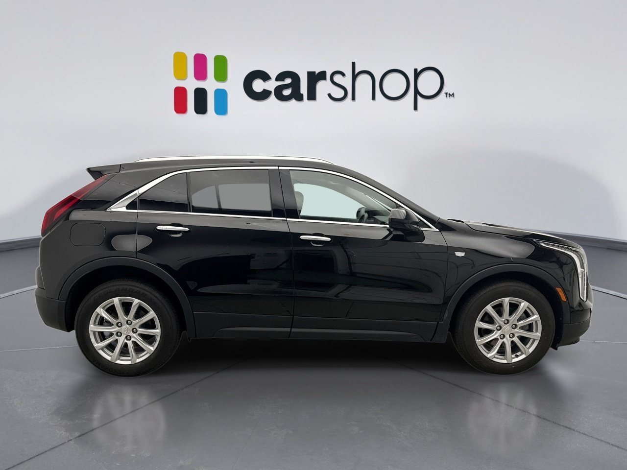 Used 2023 Cadillac XT4 Luxury w/ Cold Weather Package AWD/4WD image 6