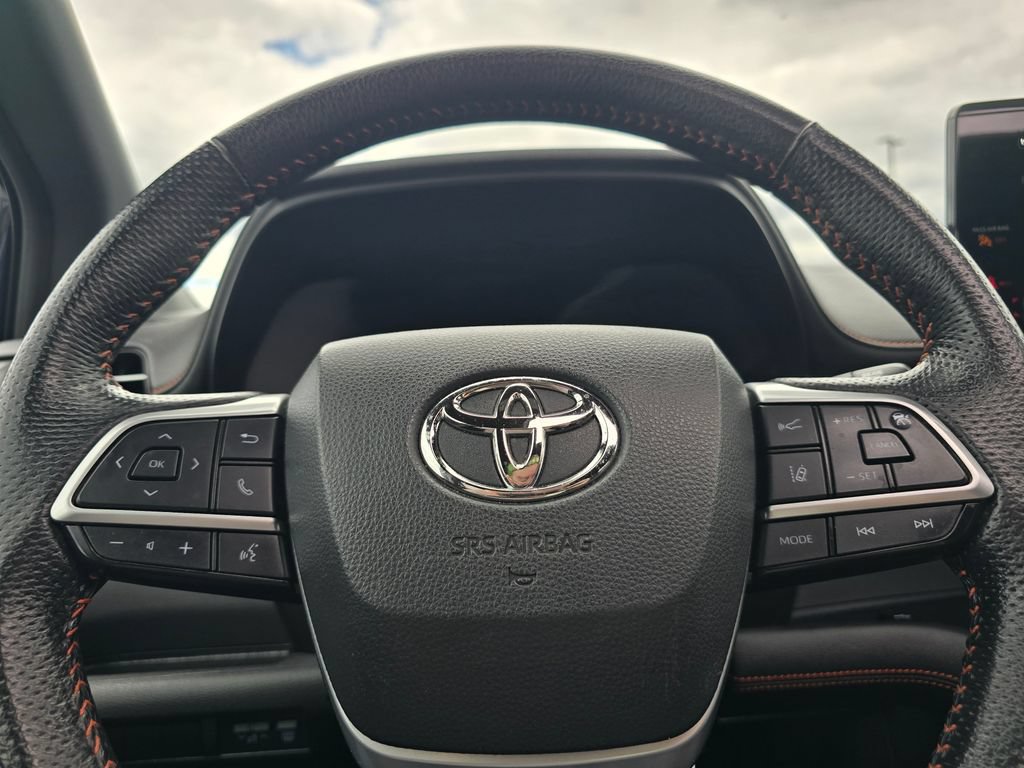 Used 2021 Toyota Sienna XSE w/ XSE Plus Package AWD/4WD image 22