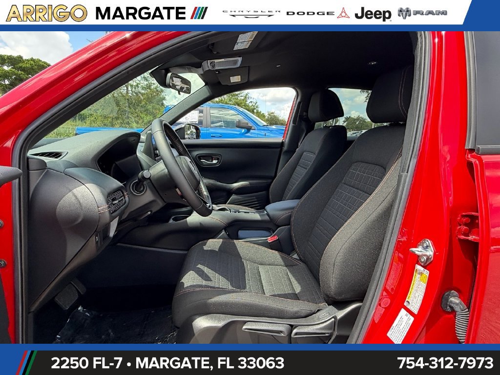 Used 2025 Honda HR-V Sport image 9