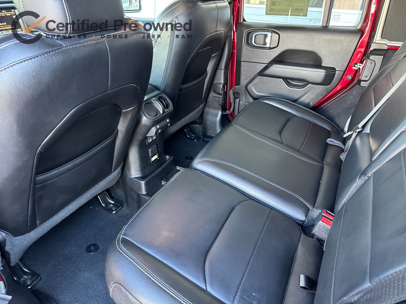 Used 2021 Jeep Wrangler Unlimited Sahara w/ Cold Weather Group AWD/4WD image 13