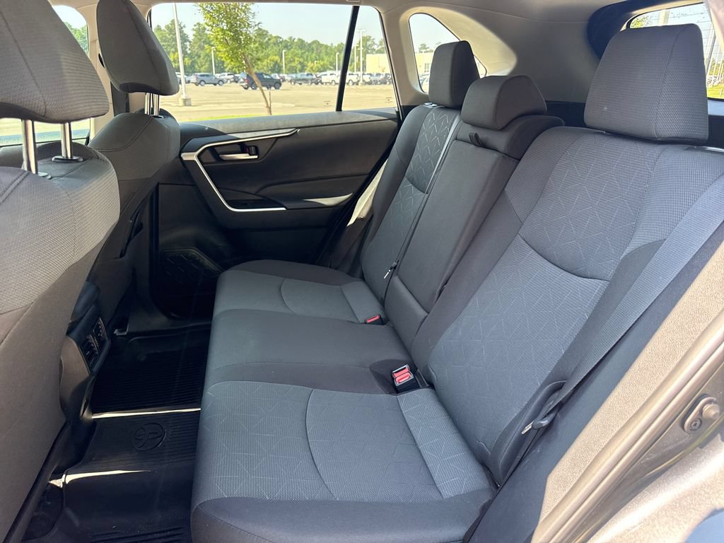 Used 2024 Toyota RAV4 XLE FWD image 32